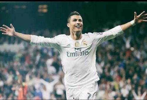 厄齐尔最新爆料图片,揭秘足球场上的不为人知故事 第1张 厄齐尔最新爆料图片,揭秘足球场上的不为人知故事 第1张